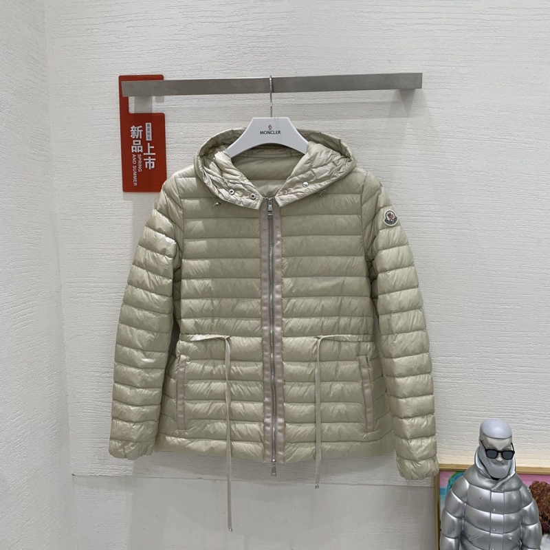 G*u*i down coat